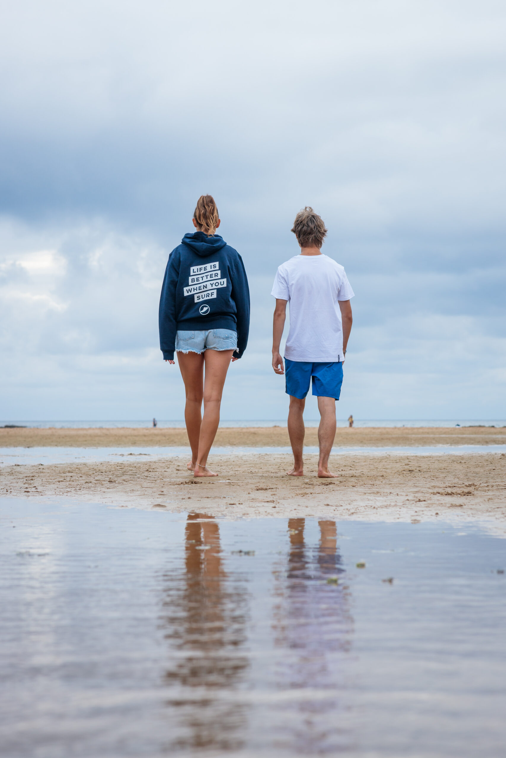 Mikina modrá LIFE IS BETTER WHEN YOU SURF - Obrázek 5